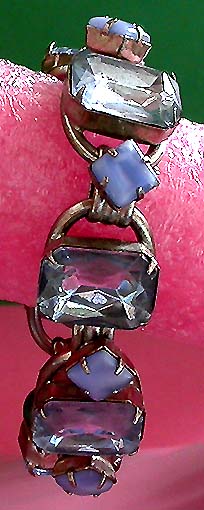 a beautiful vintage costume jewelry bracelet unsigned