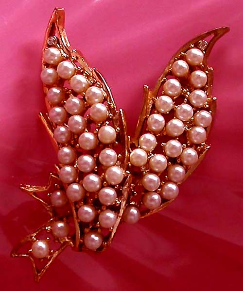 a beautiful vintage costume jewelry bridal necklaces