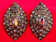a beautiful vintage costume jewelry bridal earrings unsigned