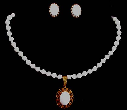 a beautiful vintage costume jewelry bridal necklaces