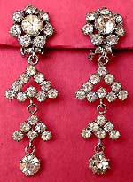 a beautiful vintage costume jewelry earrings unsigned