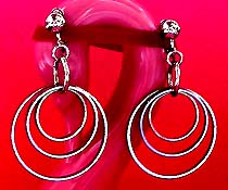 a beautiful vintage costume jewelry earrings unsigned