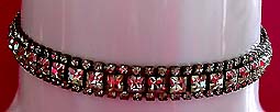a beautiful vintage costume jewelry Brooch unsigned