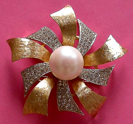 a beautiful vintage costume jewelry bracelet