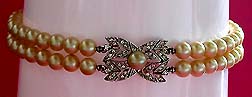 a beautiful vintage costume jewelry earrings unsigned