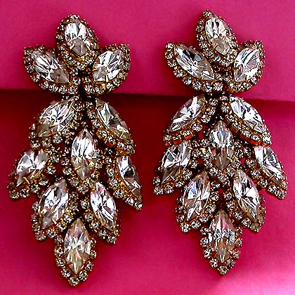 a beautiful vintage costume jewelry bridal necklaces