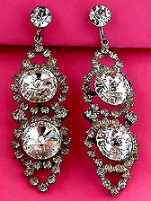 a beautiful vintage costume jewelry earrings unsigned