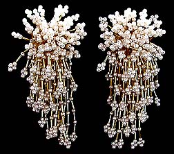 a beautiful vintage costume jewelry necklace unsigned