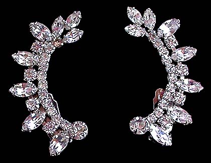 a beautiful vintage costume jewelry earrings unsigned