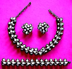 a beautiful vintage costume jewelry Juliana earrings unsigned