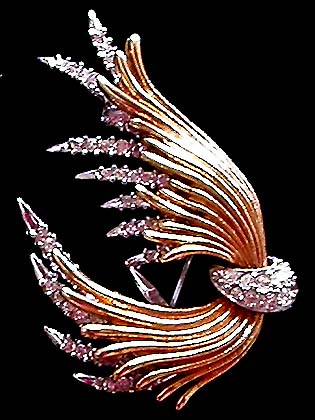 a beautiful vintage costume jewelry brooch unsigned