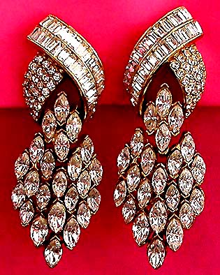 a beautiful vintage costume jewelry bridal necklaces