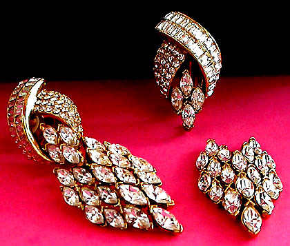 a beautiful vintage costume jewelry bridal necklaces