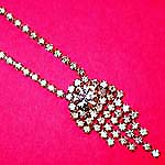 a beautiful vintage costume jewelry necklace Unsigned