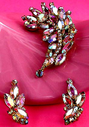 a beautiful vintage costume jewelry bridal necklaces