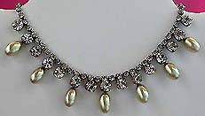 a beautiful vintage costume jewelry Juliana earrings unsigned