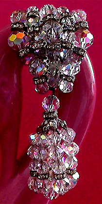 a beautiful vintage costume jewelry brooch pin