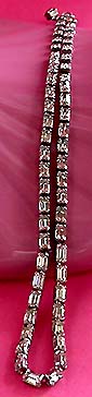 a beautiful vintage costume jewelry necklace unsigned