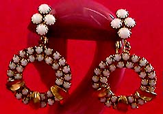 a beautiful vintage costume jewelry earrings unsigned