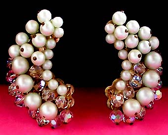 a beautiful vintage costume jewelry earrings unsigned