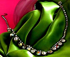 a beautiful vintage costume jewelry earrings unsigned