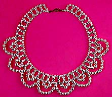 a beautiful vintage costume jewelry Brooch unsigned