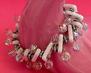 a beautiful vintage costume jewelry bracelet unsigned