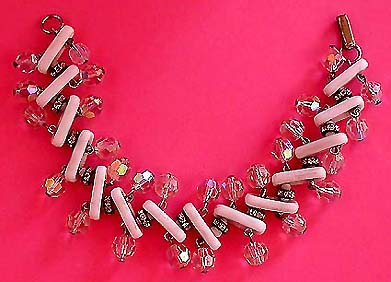 a beautiful vintage costume jewelry bracelet unsigned