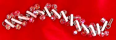 a beautiful vintage costume jewelry bracelet unsigned