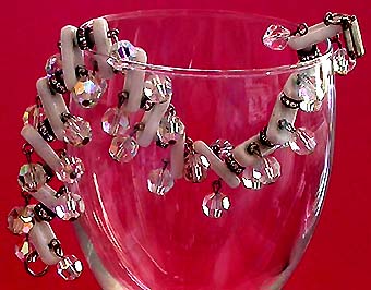 a beautiful vintage costume jewelry bracelet unsigned