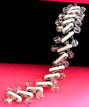 a beautiful vintage costume jewelry bracelet unsigned
