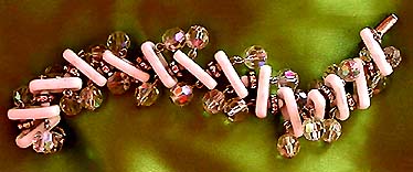 a beautiful vintage costume jewelry bracelet unsigned