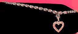 a beautiful vintage costume jewelry Brooch unsigned