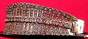 a beautiful vintage costume jewelry bracelet unsigned