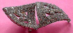 a beautiful vintage costume jewelry Juliana earrings unsigned