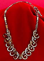 a beautiful vintage costume jewelry Juliana necklace