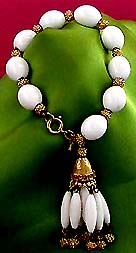 a beautiful vintage costume jewelry crystal rhinestone bracelet