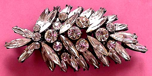 a beautiful vintage costume jewelry brooch unsigned