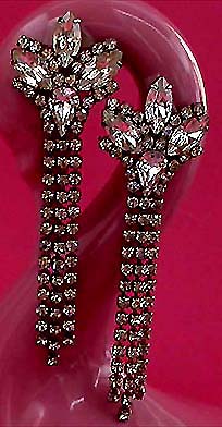 a beautiful vintage costume jewelry bridal necklaces