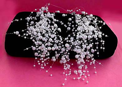 a beautiful vintage costume jewelry necklace unsigned