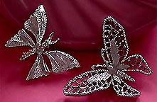 a beautiful vintage costume jewelry earrings unsigned