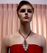 a beautiful vintage costume jewelry earrings unsigned