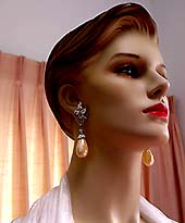 a beautiful vintage costume jewelry earrings unsigned