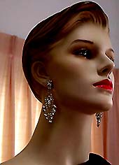 a beautiful vintage costume jewelry Brooch unsigned
