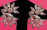 a beautiful vintage costume jewelry necklace, bracelet and earrings