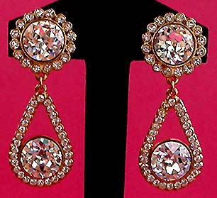 a beautiful vintage costume jewelry bridal necklaces