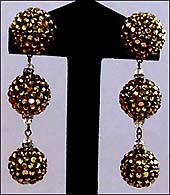 a beautiful vintage costume jewelry earrings unsigned