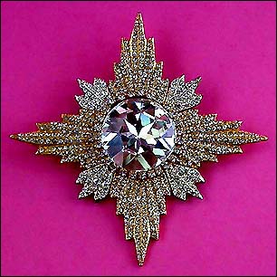 a beautiful vintage costume jewelry bridal brooch