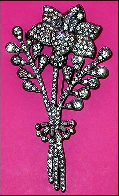 a beautiful vintage costume jewelry bridal brooch