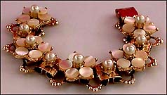 a beautiful vintage costume jewelry earrings unsigned